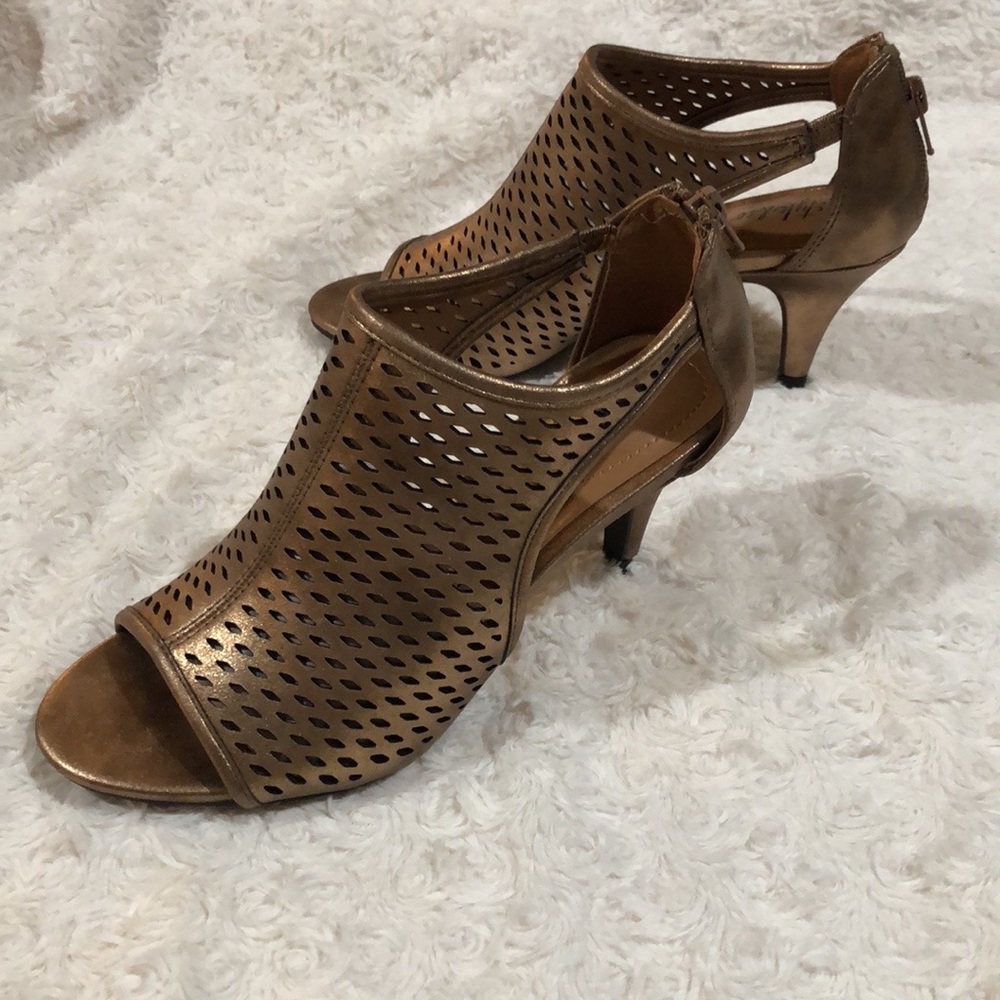 NEW Style & Co Cut-Out Shooties, Size 6M , Bronze
